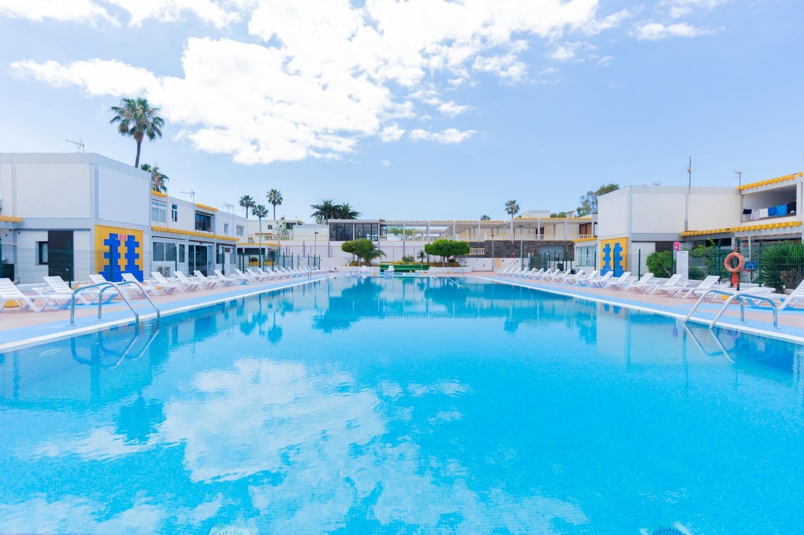 1 soverom Leilighet til salgs i Costa del Silencio med svømmebasseng - € 148 000 (Ref: 9892726)