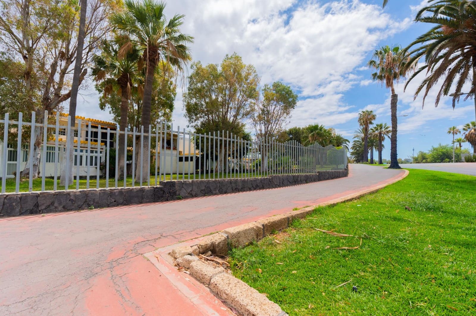 1 soverom Leilighet til salgs i Costa del Silencio med svømmebasseng - € 148 000 (Ref: 9892726)