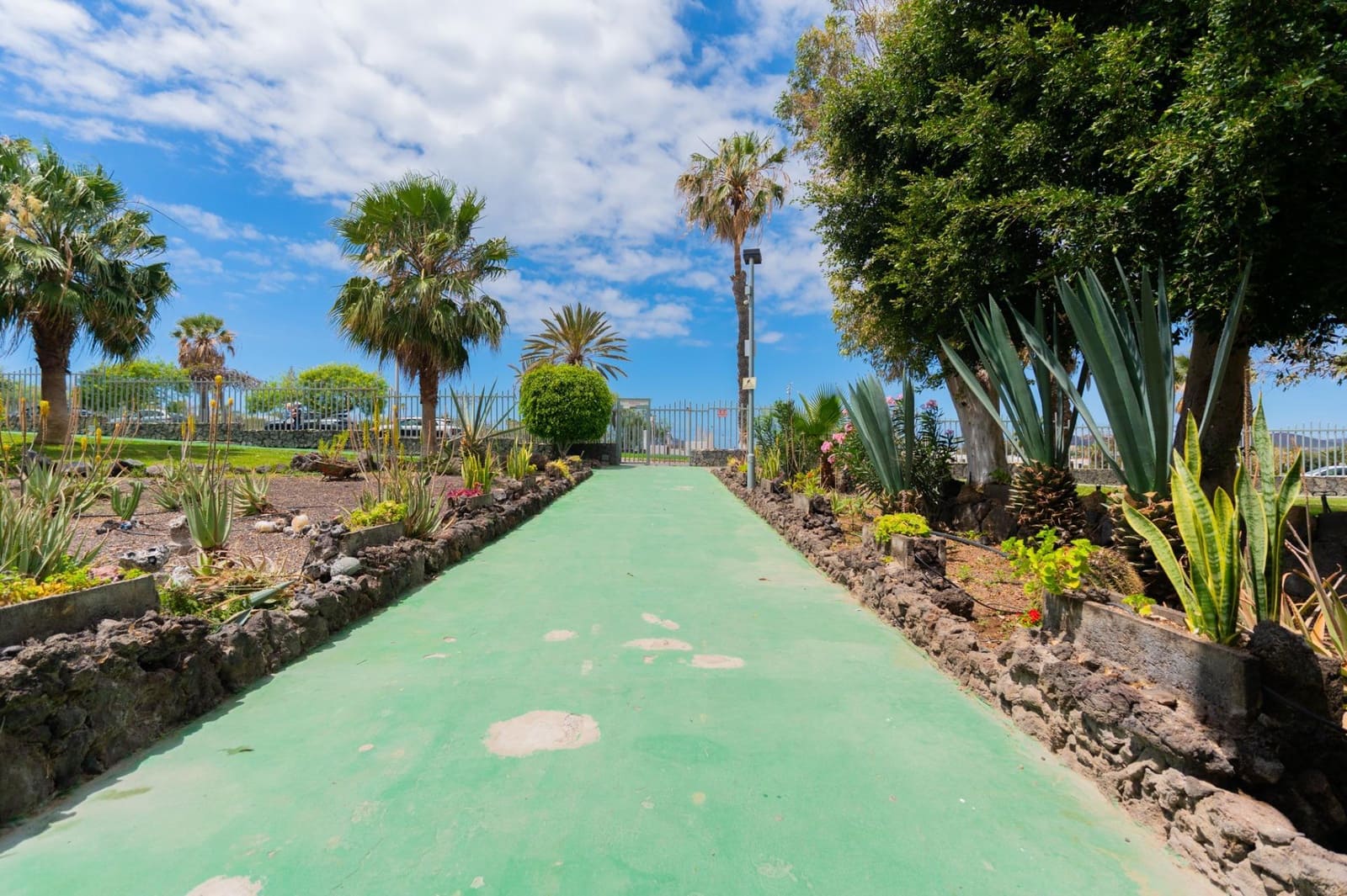1 soverom Leilighet til salgs i Costa del Silencio med svømmebasseng - € 148 000 (Ref: 9892726)