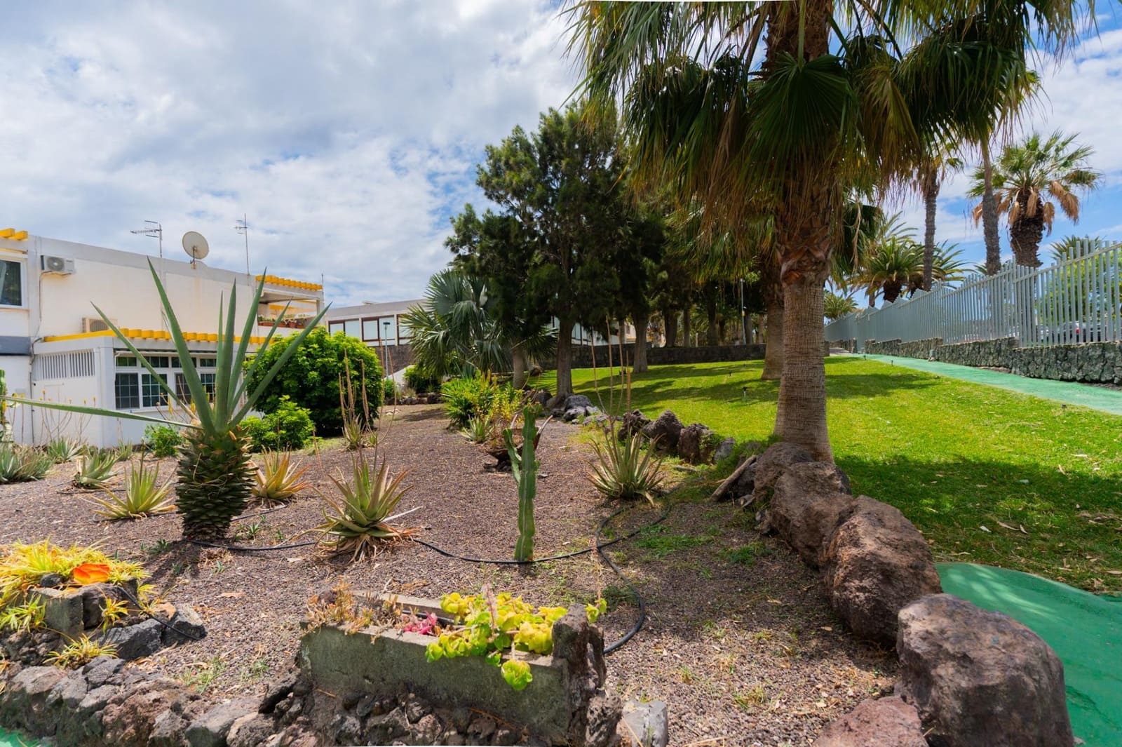 1 soverom Leilighet til salgs i Costa del Silencio med svømmebasseng - € 148 000 (Ref: 9892726)