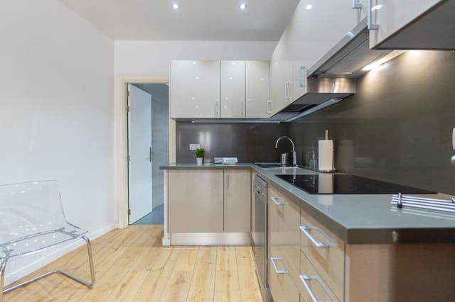 3 sypialnia Penthouse na sprzedaż w Icod de los Vinos z garażem - 210 000 € (Ref: 9892727)