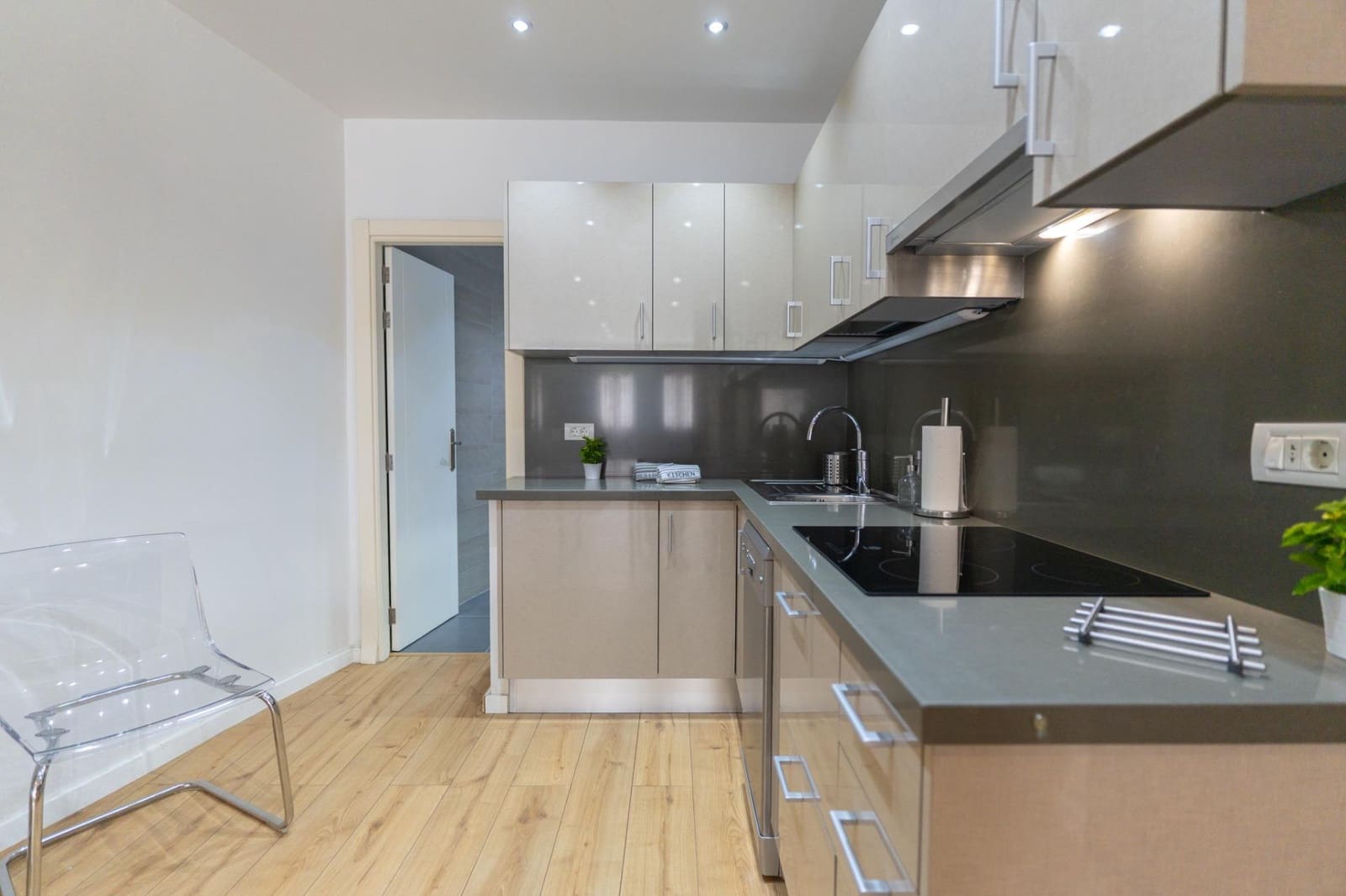 3 sypialnia Penthouse na sprzedaż w Icod de los Vinos z garażem - 210 000 € (Ref: 9892727)