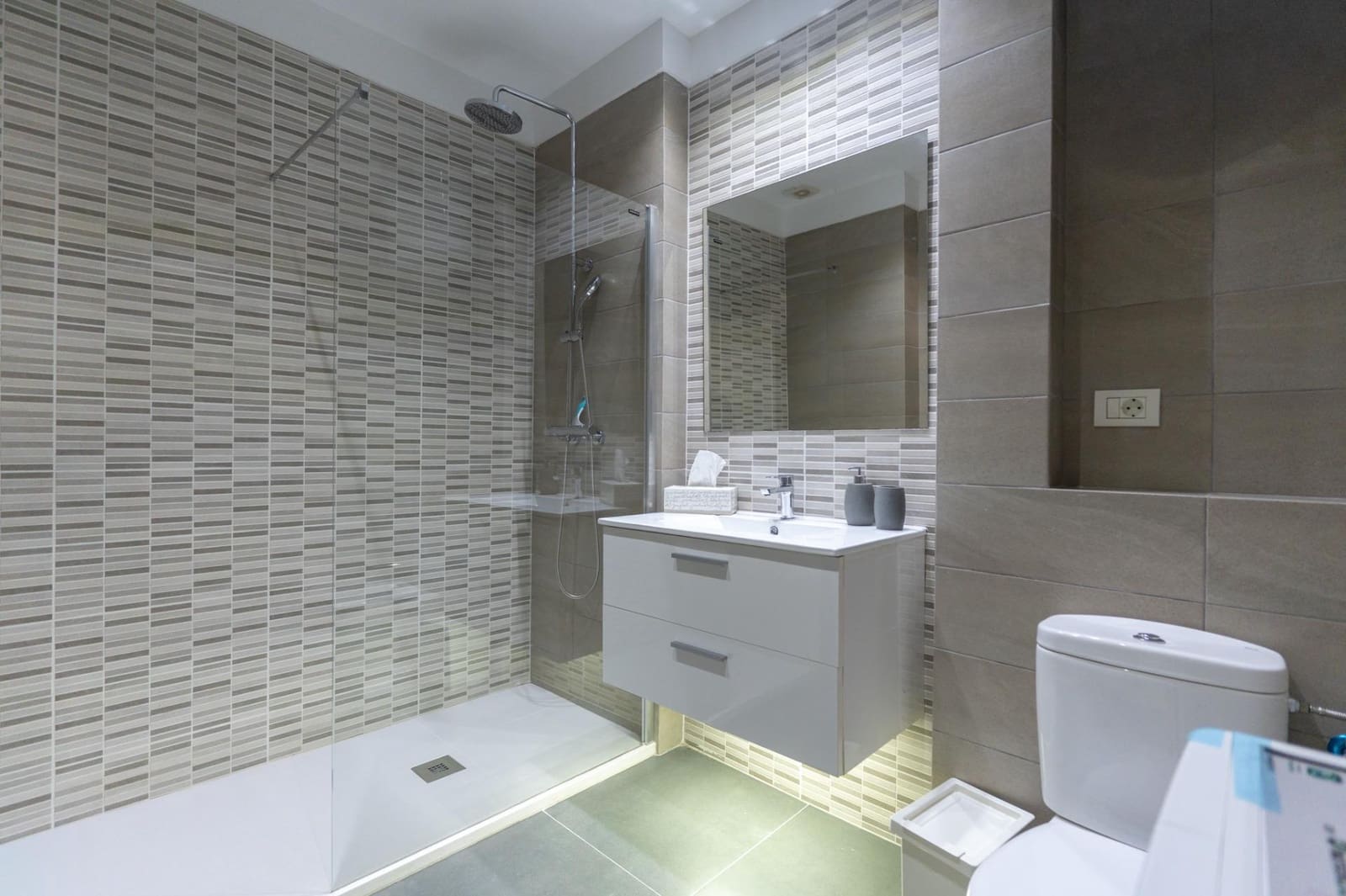 3 sypialnia Penthouse na sprzedaż w Icod de los Vinos z garażem - 210 000 € (Ref: 9892727)