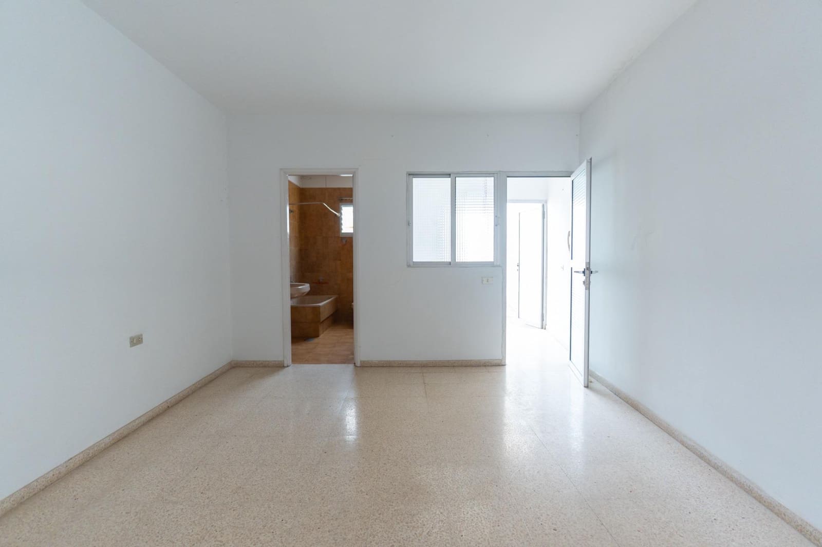 3 sypialnia Penthouse na sprzedaż w Icod de los Vinos z garażem - 210 000 € (Ref: 9892727)