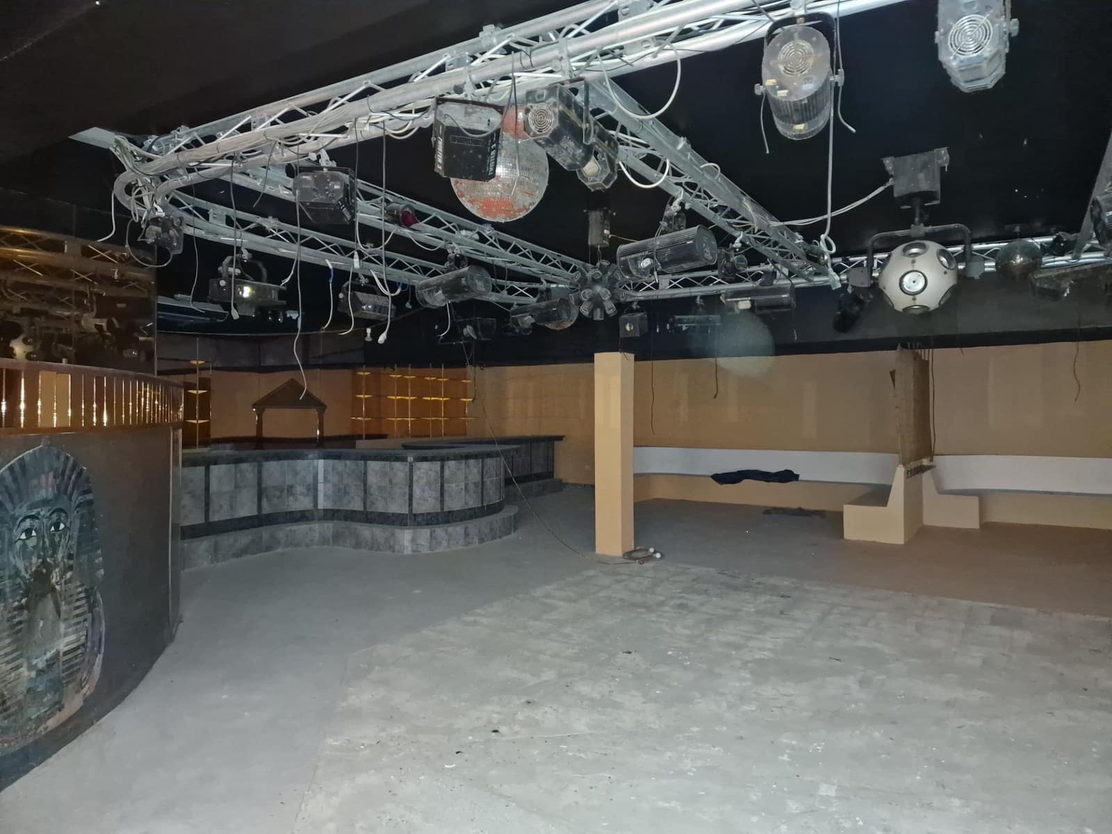 Commercial for sale in Alcala - € 178,500 (Ref: 9892730)
