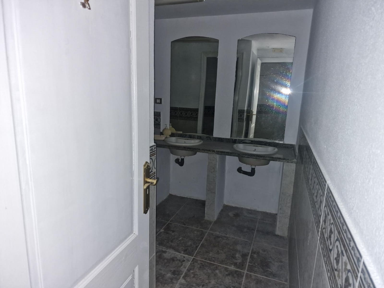 Commercial for sale in Alcala - € 178,500 (Ref: 9892730)