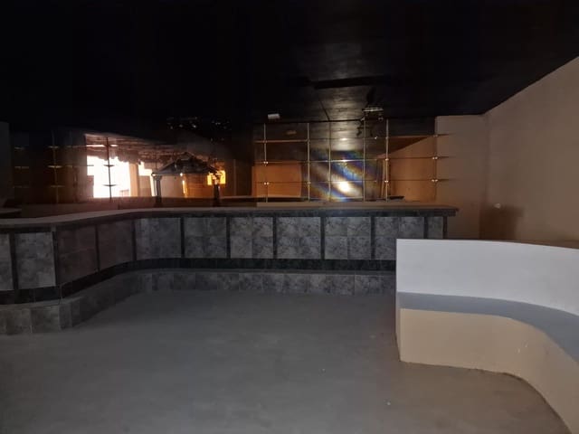Commercial for sale in Alcala, Guía de Isora - € 178,500 (Ref: 9892730)