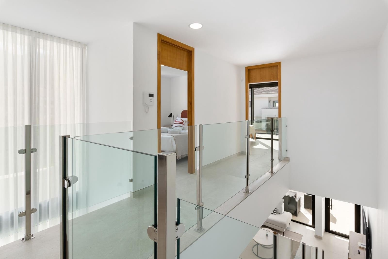 3 sypialnia Dom blizniak na sprzedaż w La Quinta z basenem garażem - 890 000 € (Ref: 9892731)