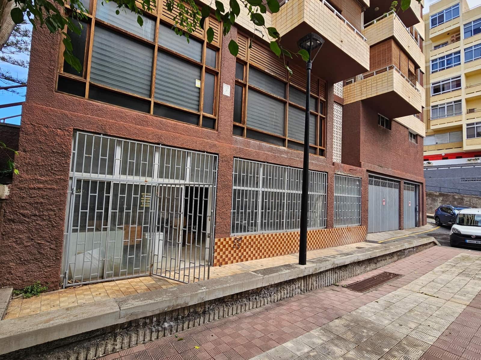 Business for sale in Puerto de la Cruz with garage - € 475,000 (Ref: 9892732)