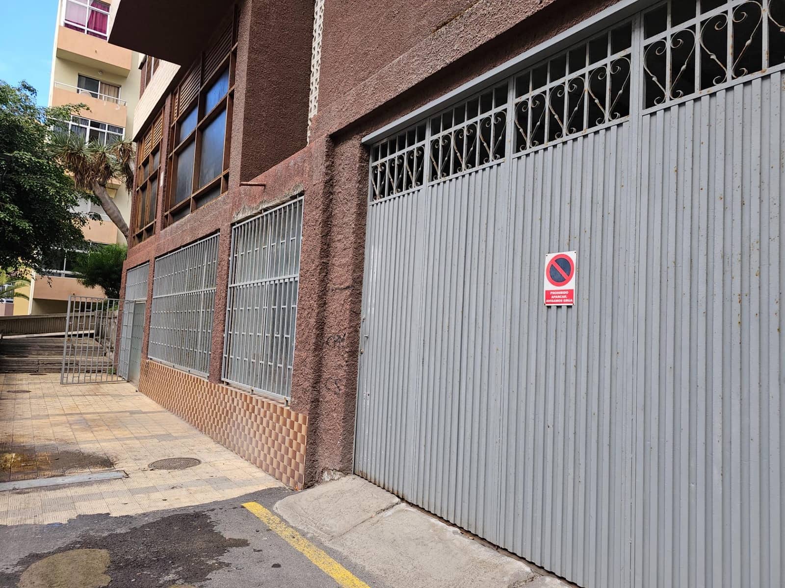 Business for sale in Puerto de la Cruz with garage - € 475,000 (Ref: 9892732)