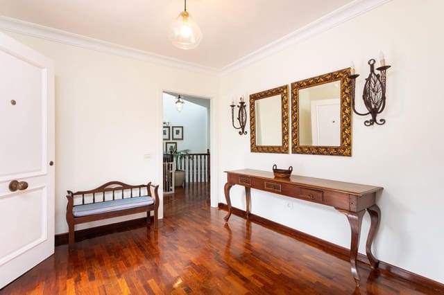 6 soverom Villa til salgs i Puerto de la Cruz med svømmebasseng garasje - € 1 380 000 (Ref: 9892735)