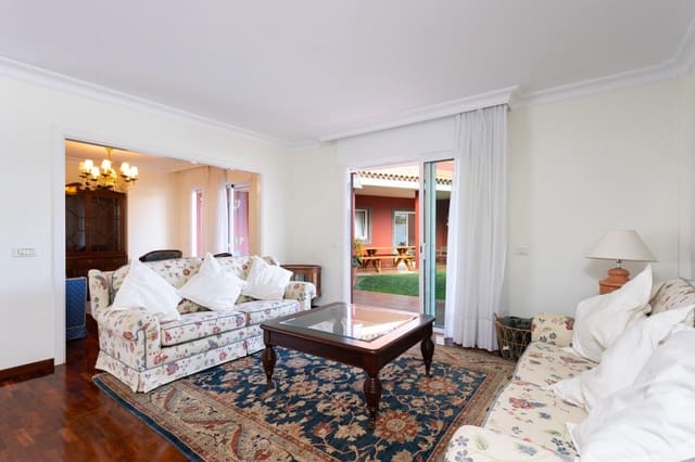 6 soverom Villa til salgs i Puerto de la Cruz med svømmebasseng garasje - € 1 380 000 (Ref: 9892735)