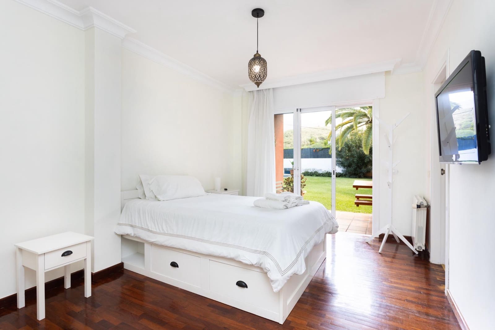 6 soverom Villa til salgs i Puerto de la Cruz med svømmebasseng garasje - € 1 380 000 (Ref: 9892735)