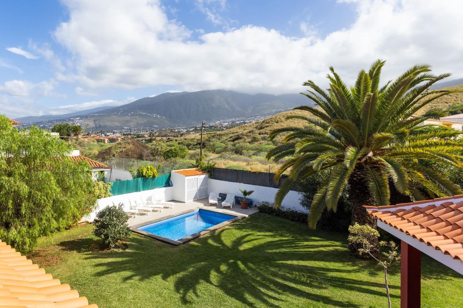 6 soverom Villa til salgs i Puerto de la Cruz med svømmebasseng garasje - € 1 380 000 (Ref: 9892735)