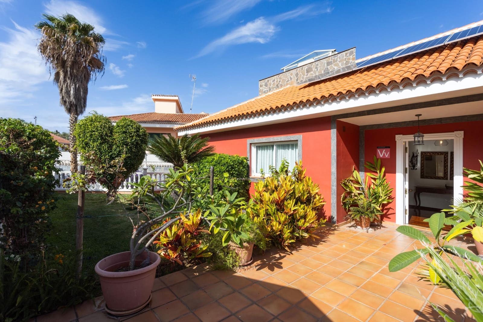 6 soverom Villa til salgs i Puerto de la Cruz med svømmebasseng garasje - € 1 380 000 (Ref: 9892735)