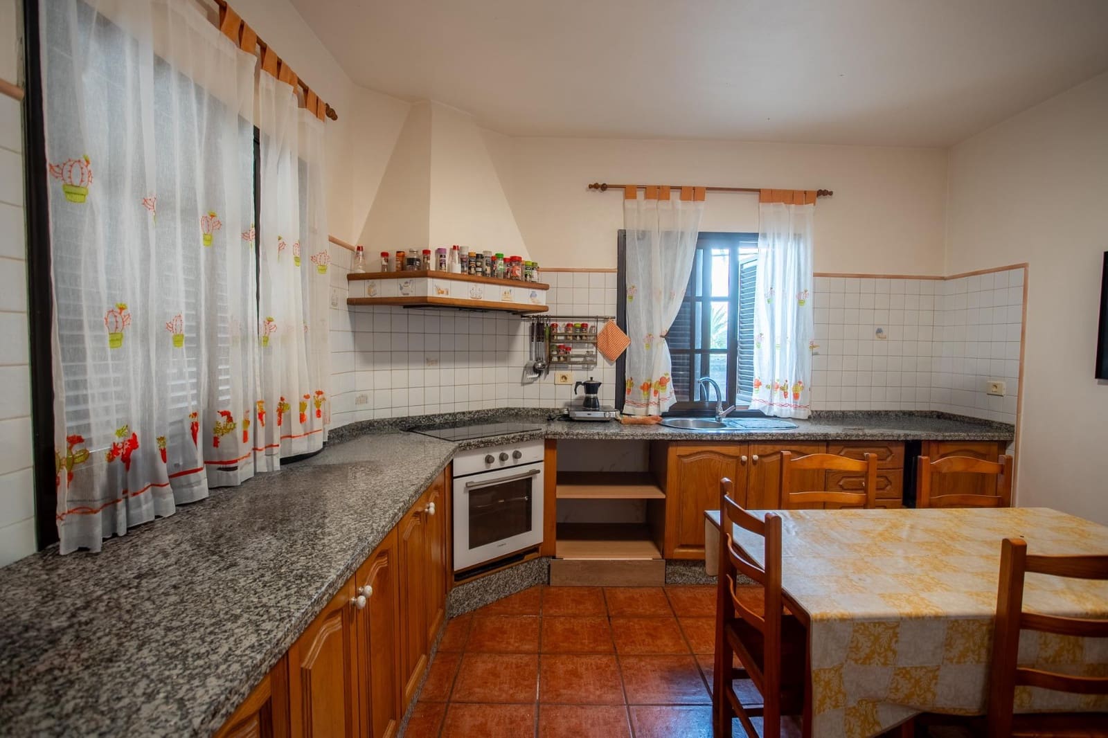 3 bedroom Semi-detached Villa for sale in El Sauzal - € 425,000 (Ref: 9892737)