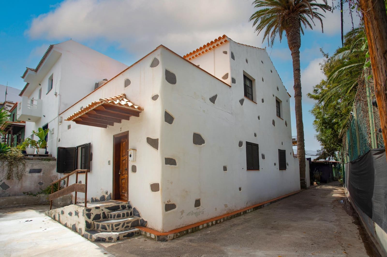 3 bedroom Semi-detached Villa for sale in El Sauzal - € 425,000 (Ref: 9892737)