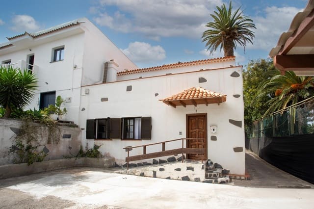 3 bedroom Semi-detached Villa for sale in El Sauzal - € 425,000 (Ref: 9892737)