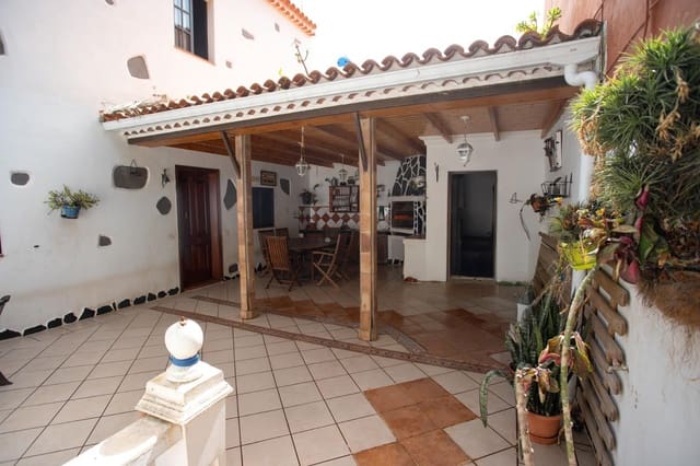 3 bedroom Semi-detached Villa for sale in El Sauzal - € 425,000 (Ref: 9892737)