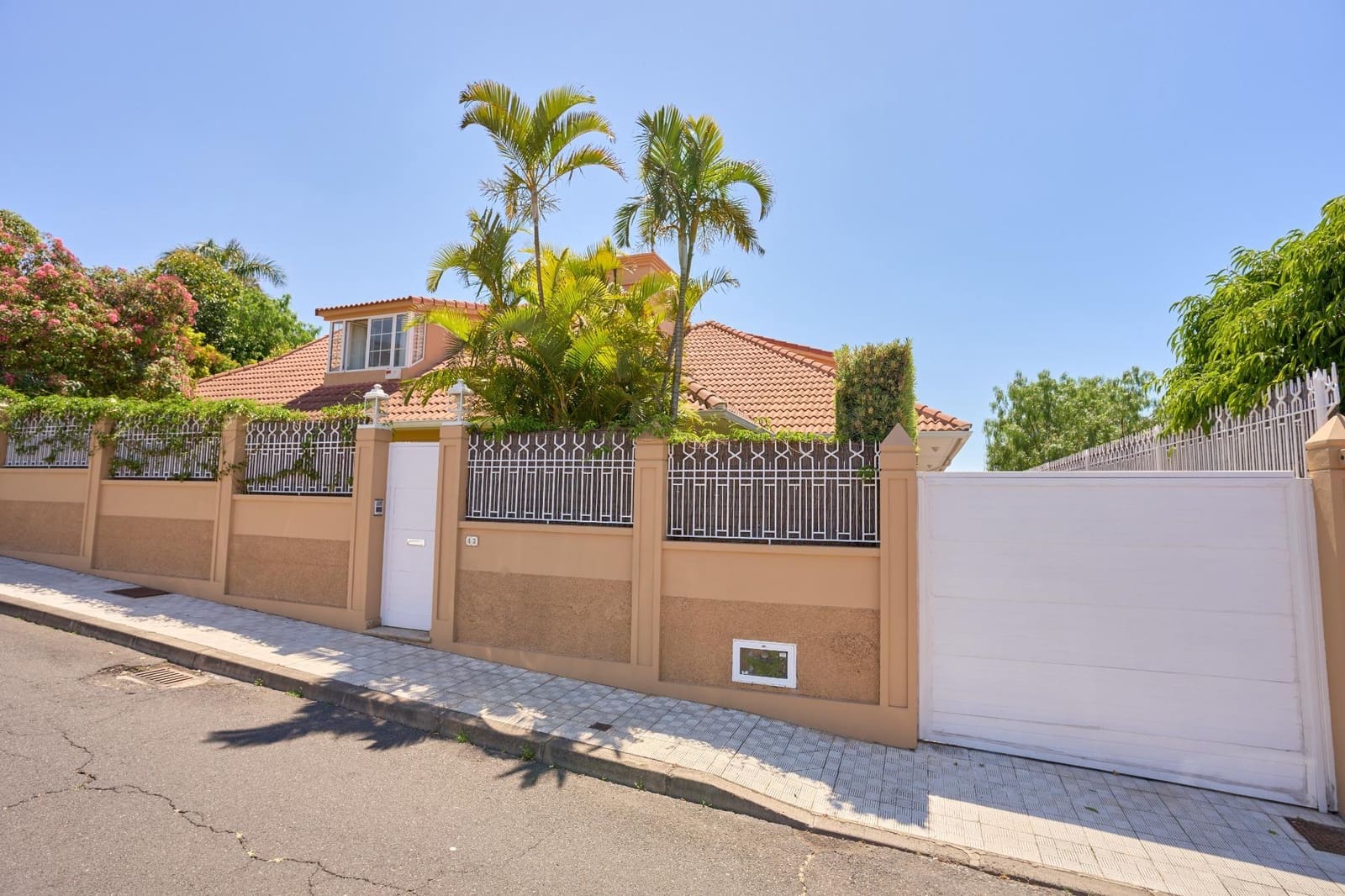 6 quarto Moradia para venda em La Quinta com piscina garagem - 1 800 000 € (Ref: 9954264)