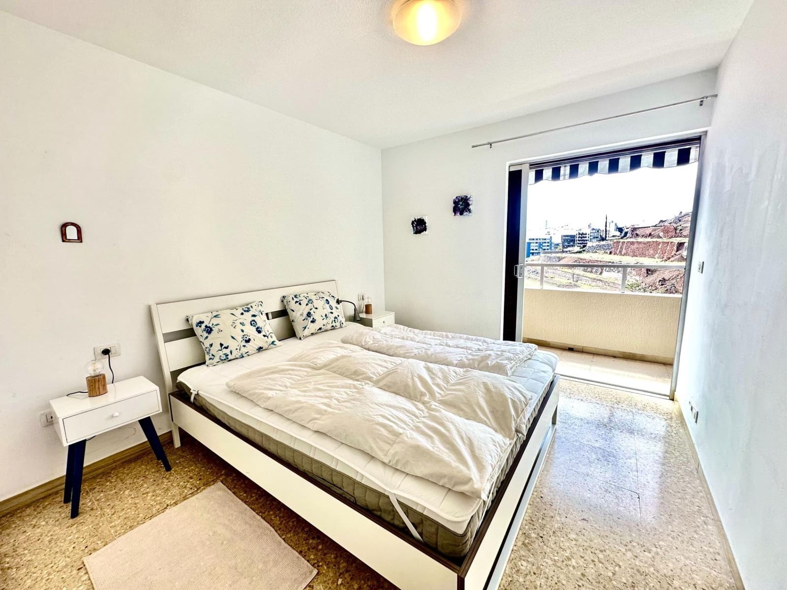 2 quarto Apartamento para arrendar em Santa Cruz de Tenerife - 1 100 € (Ref: 9959820)