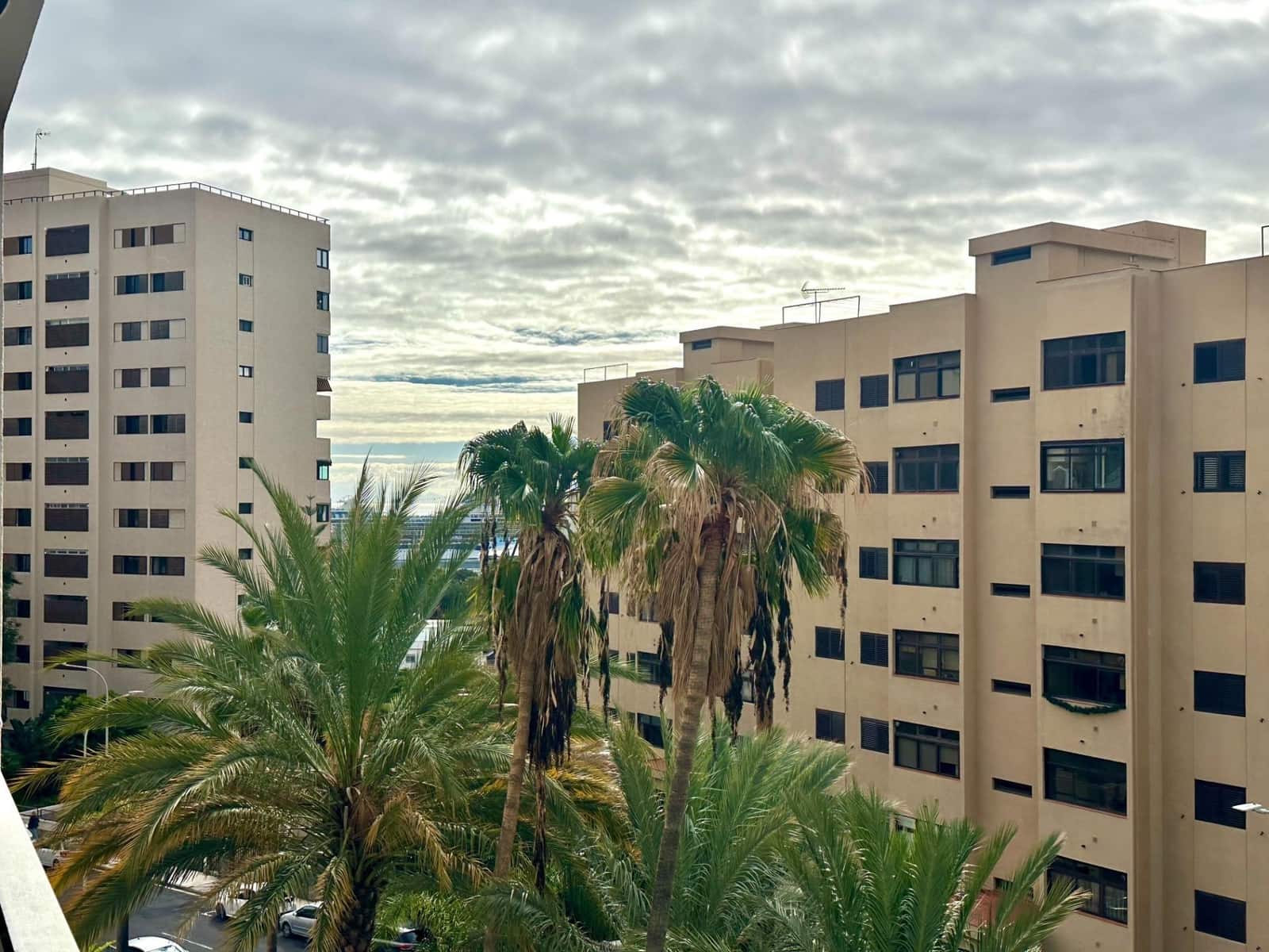 2 quarto Apartamento para arrendar em Santa Cruz de Tenerife - 1 100 € (Ref: 9959820)