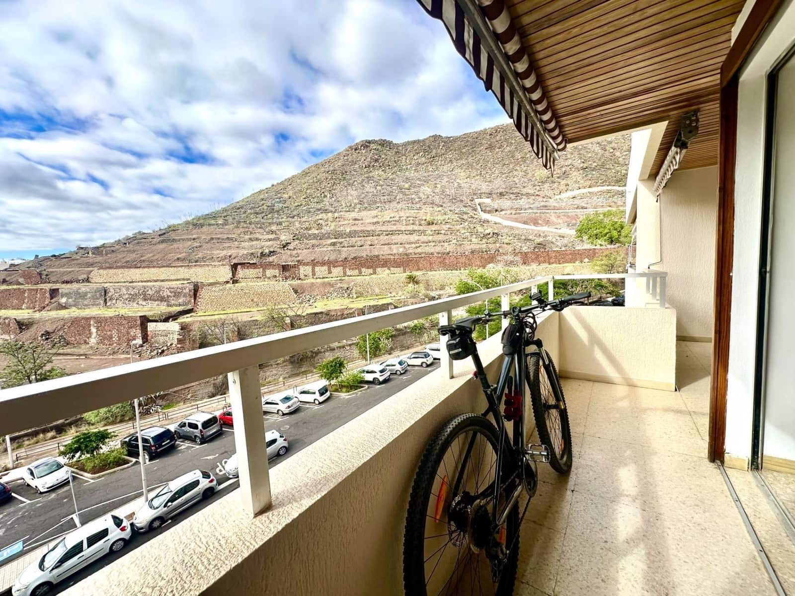 2 quarto Apartamento para arrendar em Santa Cruz de Tenerife - 1 100 € (Ref: 9959820)