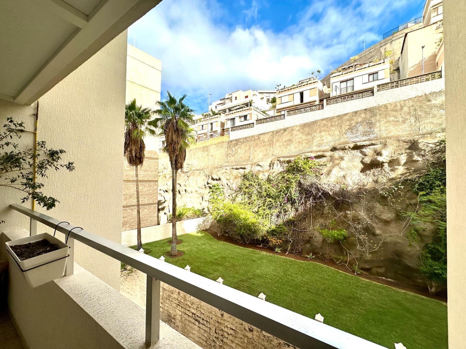 2 quarto Apartamento para arrendar em Santa Cruz de Tenerife - 1 100 € (Ref: 9959820)