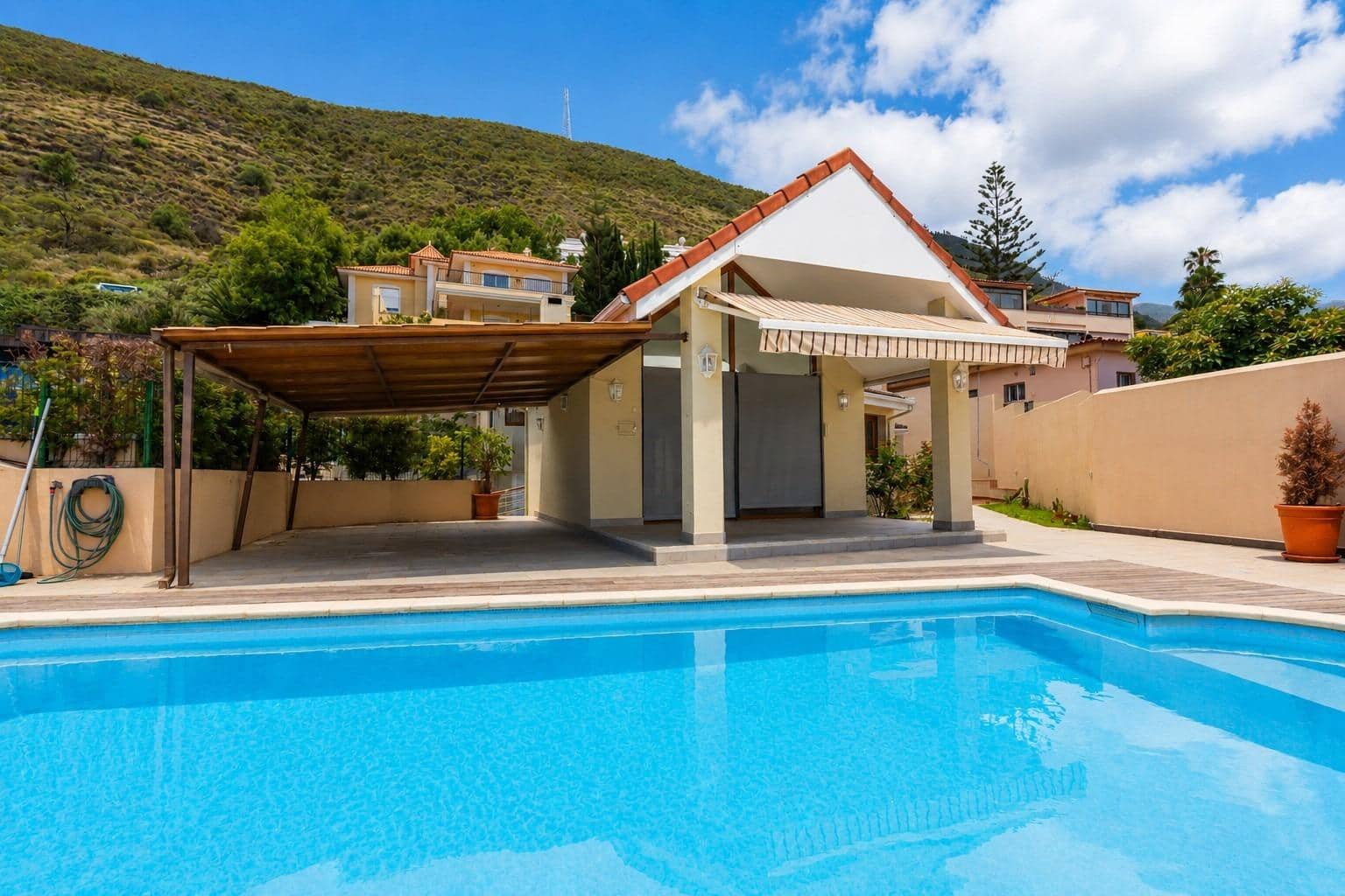 5 sypialnia Willa na sprzedaż w La Orotava z basenem garażem - 790 000 € (Ref: 9973361)
