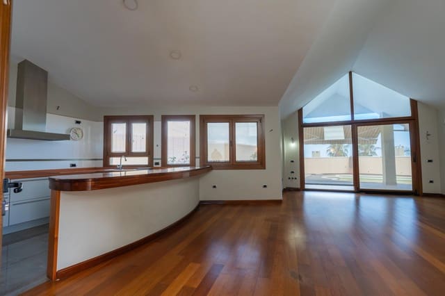 Chalet de 5 habitaciones en La Orotava en venta con piscina garaje - 790.000 € (Ref: 9973361)