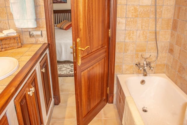 4 chambre Finca/Maison de Campagne à vendre à Alaró avec garage - 3 650 000 € (Ref: 9657869)