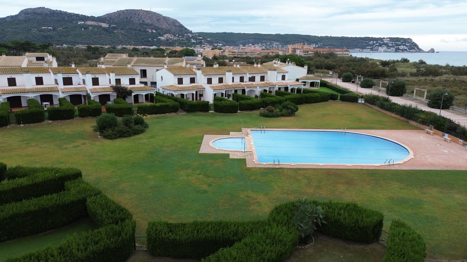 4 slaapkamer Rijtjeshuis te koop in Torroella de Montgri met zwembad garage - € 465.000 (Ref: 9664054)