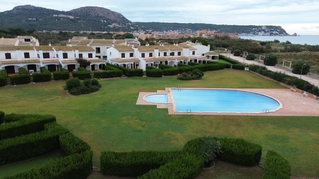 4 slaapkamer Rijtjeshuis te koop in Torroella de Montgrí met zwembad garage - € 465.000 (Ref: 9664054)