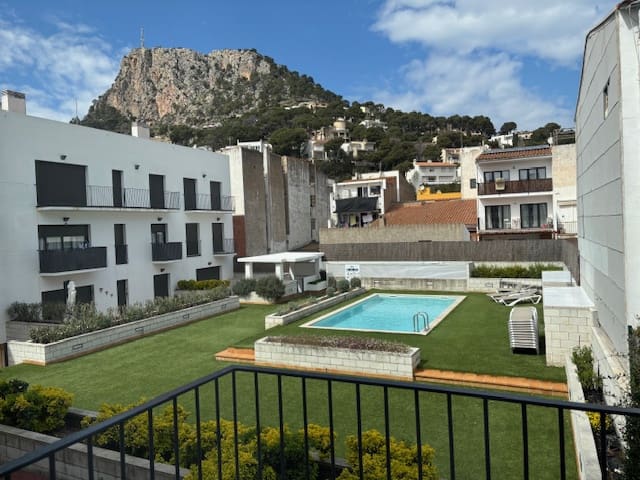 2 bedroom Apartment for holiday rental in L'Estartit with pool garage - € 1,200 (Ref: 9770890)