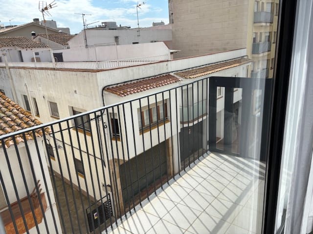 2 bedroom Apartment for holiday rental in L'Estartit with pool garage - € 1,200 (Ref: 9770890)