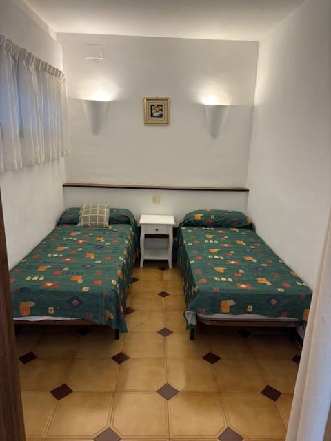 2 bedroom Apartment for holiday rental in L'Estartit with pool garage - € 350 (Ref: 9770920)