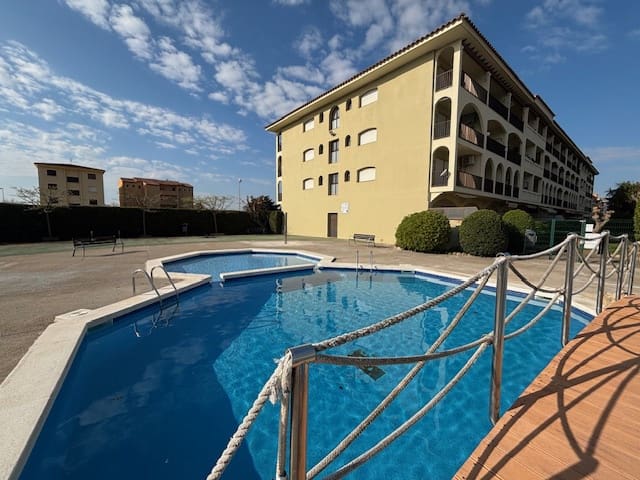 2 bedroom Apartment for holiday rental in L'Estartit with pool garage - € 350 (Ref: 9770920)