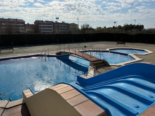 Appartement de 2 chambres de location de vacances à L'Estartit, Torroella de Montgrí avec piscine garage - 350 € (Ref: 9770920)