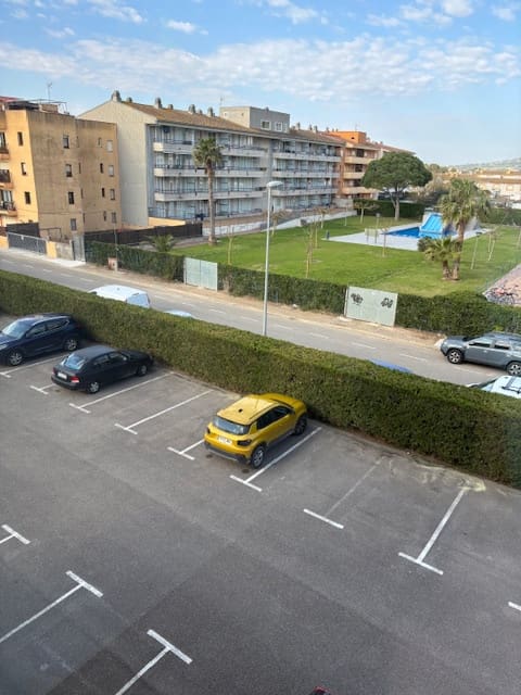 2 bedroom Apartment for holiday rental in L'Estartit with pool garage - € 350 (Ref: 9770920)