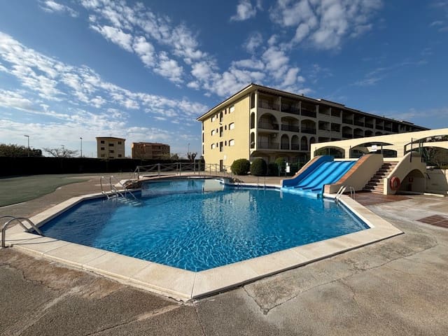 2 bedroom Apartment for holiday rental in L'Estartit with pool garage - € 350 (Ref: 9770920)