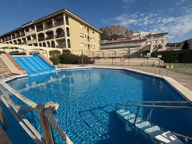 2 bedroom Apartment for holiday rental in L'Estartit with pool garage - € 350 (Ref: 9770920)