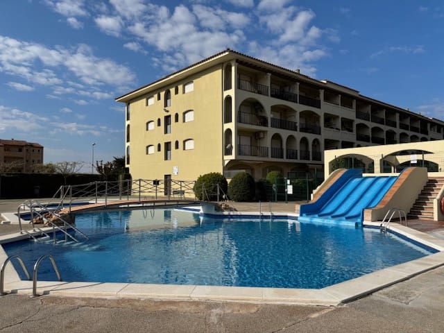 Appartement de 2 chambres de location de vacances à L'Estartit, Torroella de Montgrí avec piscine garage - 350 € (Ref: 9770920)