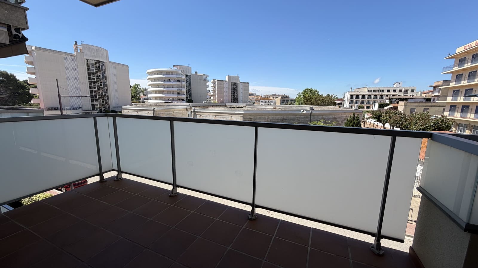 Apartamento Playa de 2 habitaciones en L'Estartit en alquiler vacacional con piscina garaje - 1.500 € (Ref: 9849922)