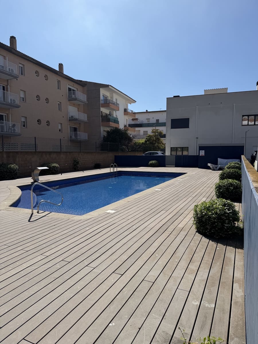 Apartamento Playa de 2 habitaciones en L'Estartit en alquiler vacacional con piscina garaje - 1.500 € (Ref: 9849922)