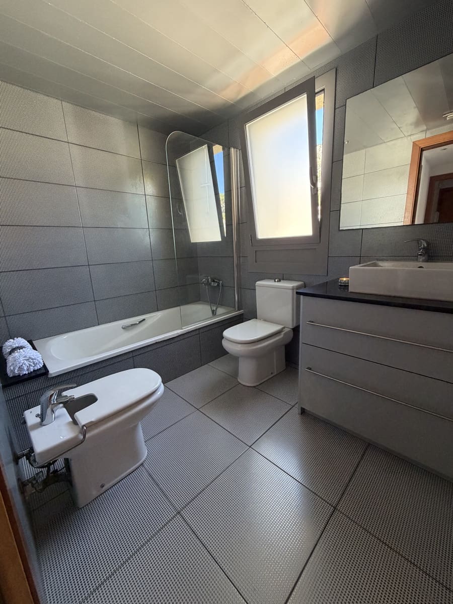 Apartamento Playa de 2 habitaciones en L'Estartit en alquiler vacacional con piscina garaje - 1.500 € (Ref: 9849922)