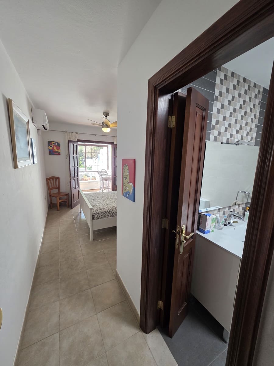 3 Zimmer Villa zu verkaufen in Yaiza mit Pool Garage - 450.000 € (Ref: 9707797)