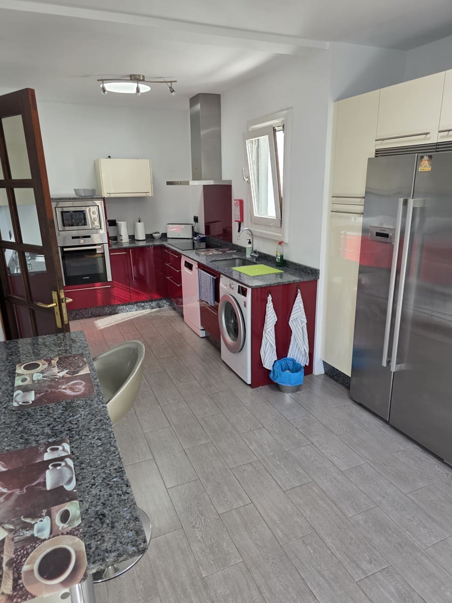 3 Zimmer Villa zu verkaufen in Yaiza mit Pool Garage - 450.000 € (Ref: 9707797)