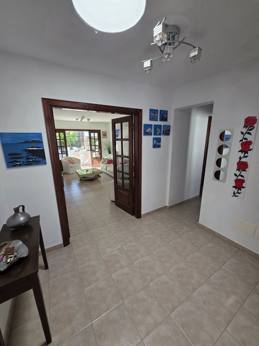 3 Zimmer Villa zu verkaufen in Yaiza mit Pool Garage - 450.000 € (Ref: 9707797)