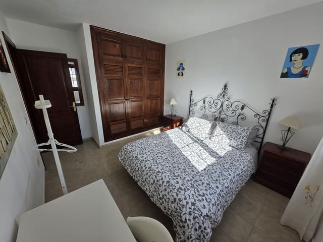 3 Zimmer Villa zu verkaufen in Playa Blanca, Yaiza mit Pool Garage - 450.000 € (Ref: 9707797)