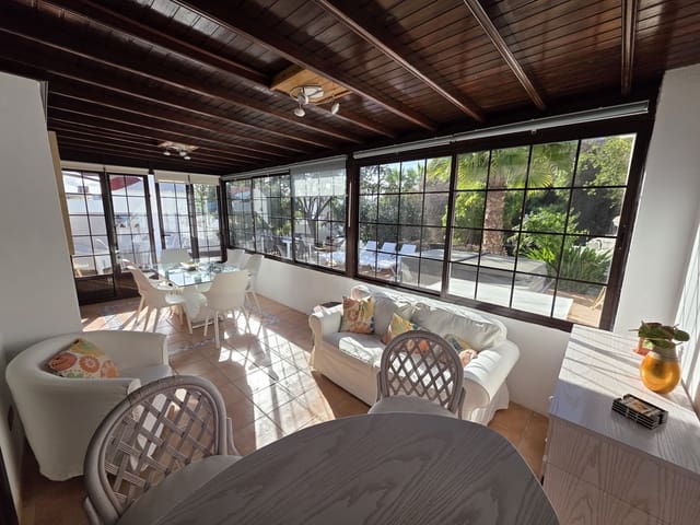 3 Zimmer Villa zu verkaufen in Playa Blanca, Yaiza mit Pool Garage - 450.000 € (Ref: 9707797)